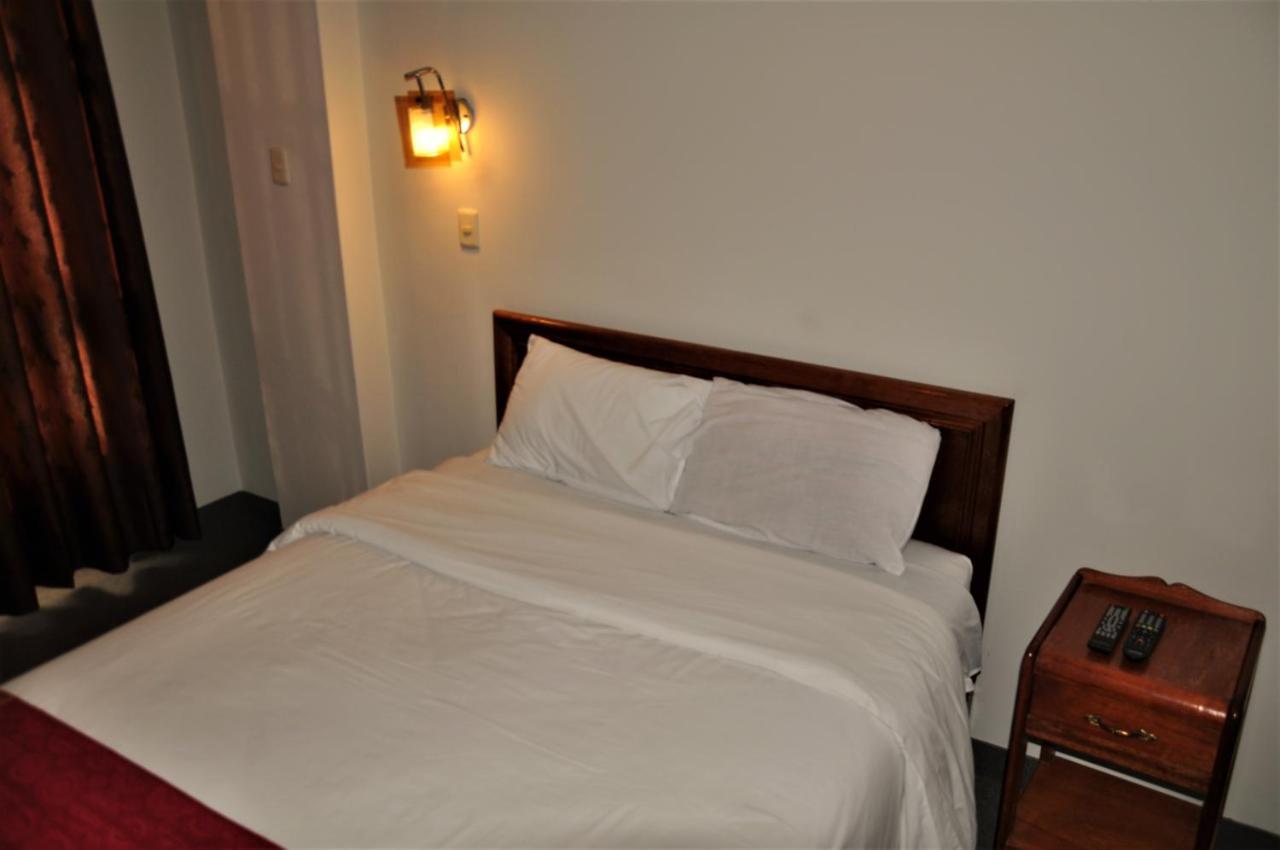 Cesar'S Hotel Peru Puno Buitenkant foto